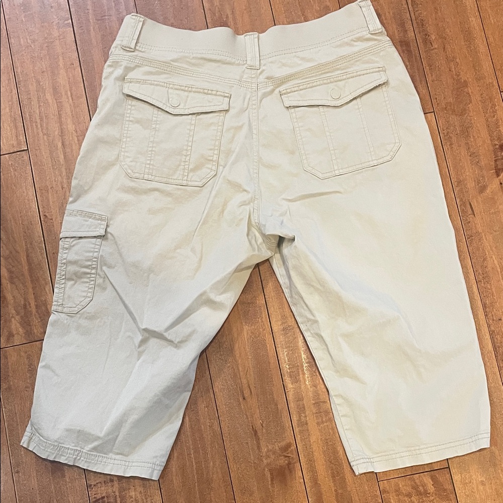 Lee Cream Cargo Capris - Picture 2 of 3